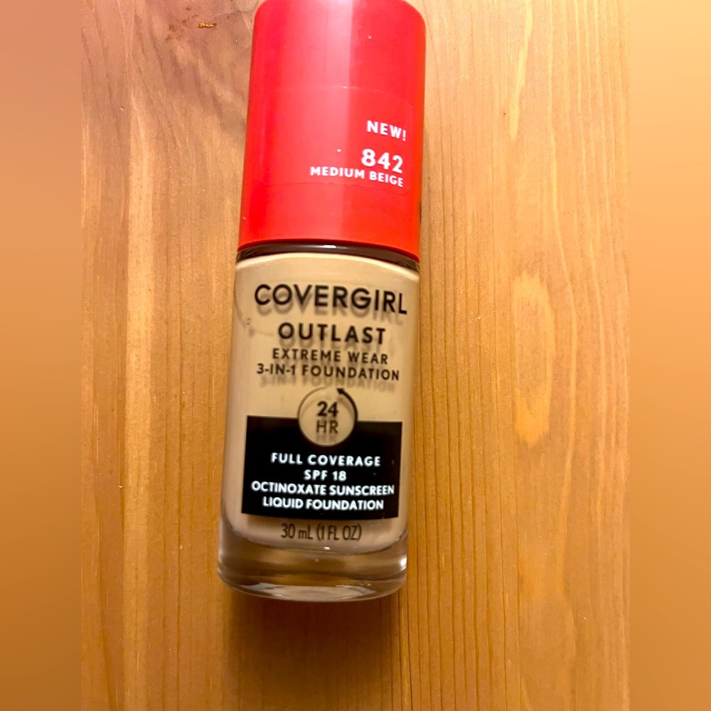 Cover girl Outlast Foundation Medium Beige 842